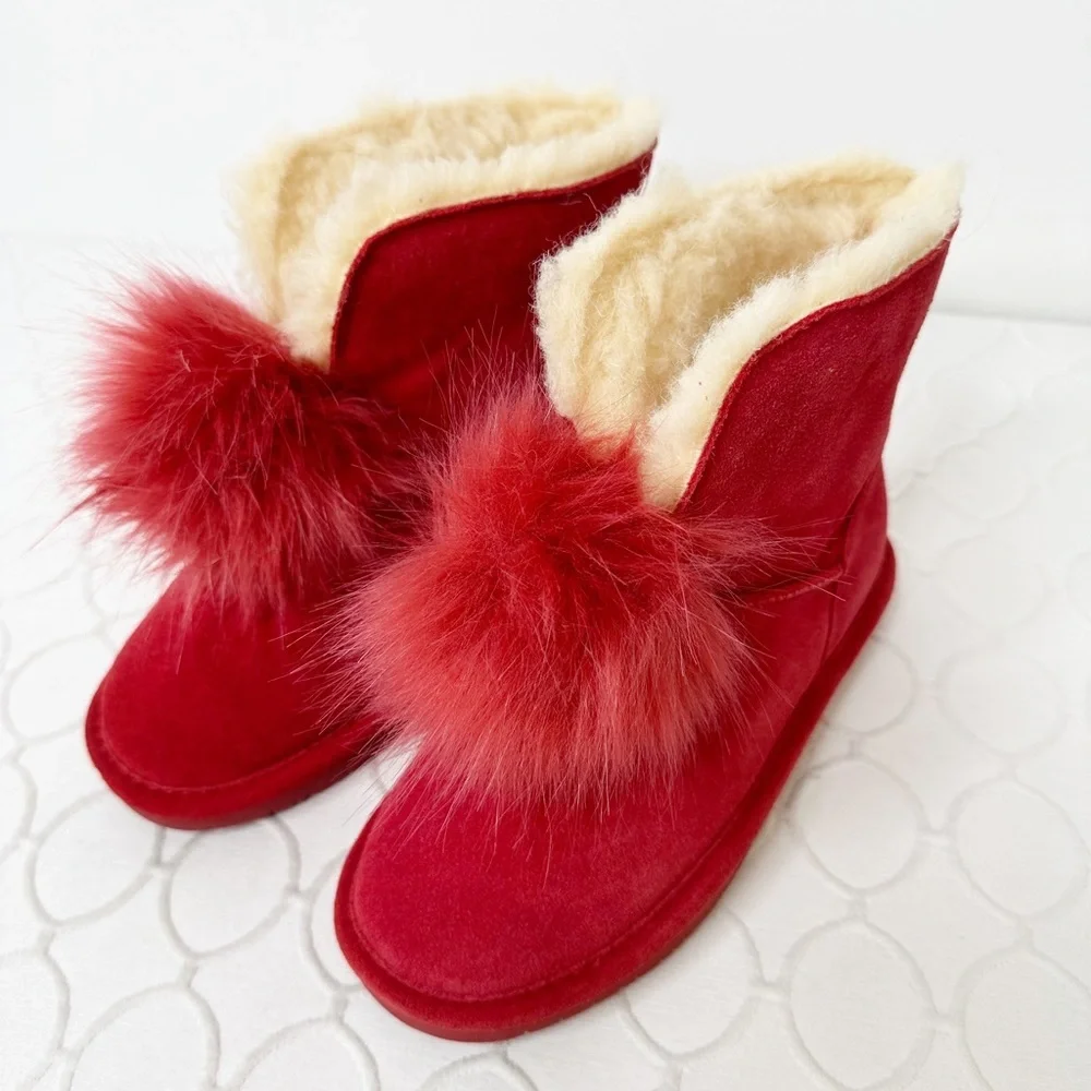 BEARPAW Libby Booties Ankle Boot Suede Shearling Sheepskin Pom Pom Sz 7 Magenta